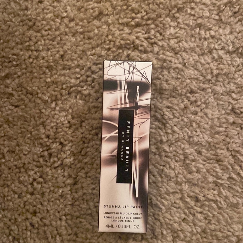 fenty beauty by rihanna stunna lip paint